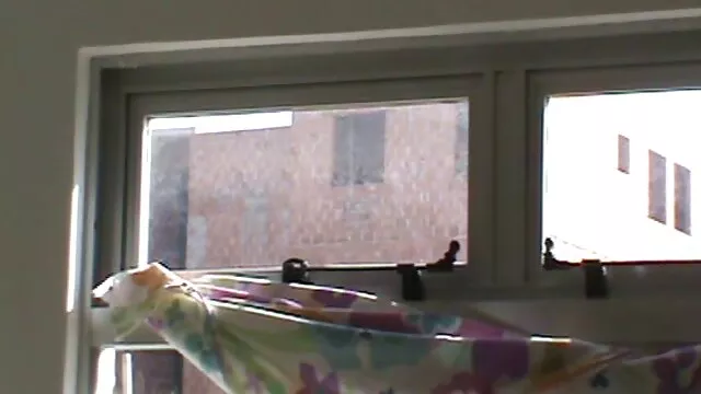 Provokatív barna cuki lesz szar keményen szőrős pinák oldalra pózban