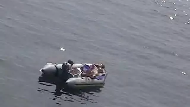 Kanos aranyos férfi frufru szőrös nuni szexi busty szépség rossz helyzetben