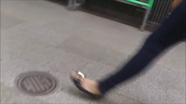 Busty ébenfa ribanc kap neki mellek szar és lovagol kakas szemtől szőrös pina maszti szembe