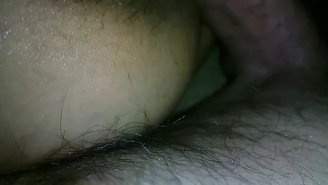 Busty karcsú és zord barna pina szoros cutie élvezi a szopás erős kakas