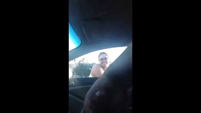Kiváló amatőr csaj, remekül öreg szőrös pina néz ki a 69-es pozícióban