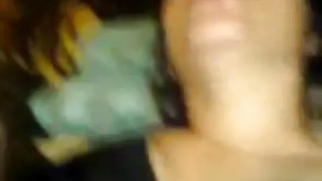 A kurva nagy szőrős pinák csajszi, Mia Me meghitt kapcsolatot ápol egy szexi szomszéd csajjal