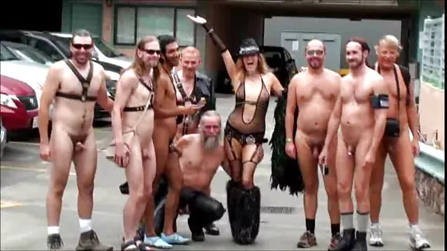 Rendetlen orosz harlow kap neki hüvely szar, szoros pina video miközben a fejét