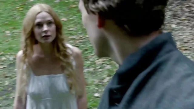 A telhetetlen érett szőrös puncik szajhák Samantha, Bentley és Charlyse Angel dugnak a fordított gangbang videóban