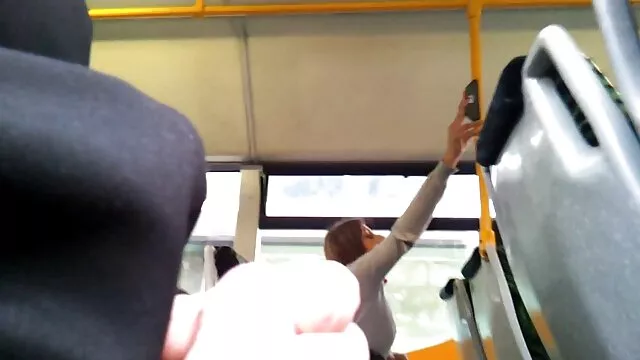 Shyla szőröspina Jennings eltökélt szándéka, hogy örömet okoz a köcsögének