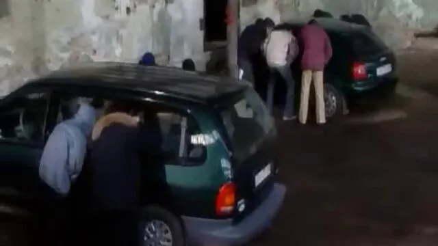 Megan Raint, az őreg szőrős pinák elmebeteg ribancot döngölték egy pov-kamerán