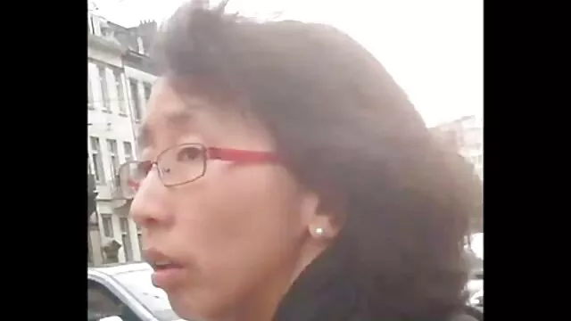 Szexőrült szőrös pina nyalása szőke kap neki étvágygerjesztő seggét, és szopást ad