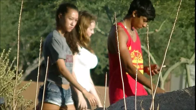 Idegen baszik kanyargós csaj szőrös punci pornó Jennifer, és teszi a hasított teljesen elégedett