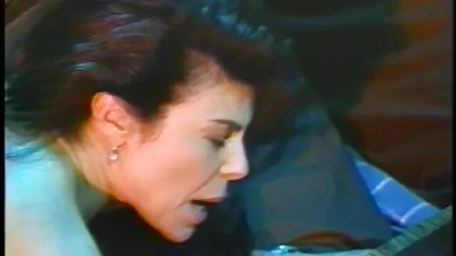 Slutty japán menyecske Rika Sakurai kap anális szar, szöröspina miközben ad egy fej